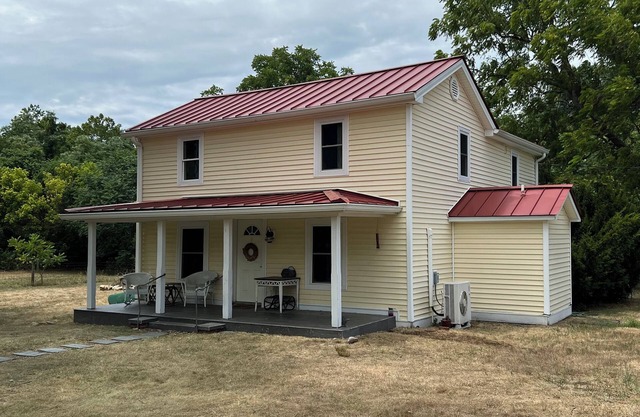 Rocky Bar Retreat - 3 Bedrooms, 2 Full Baths, Located On Shenandoah River
