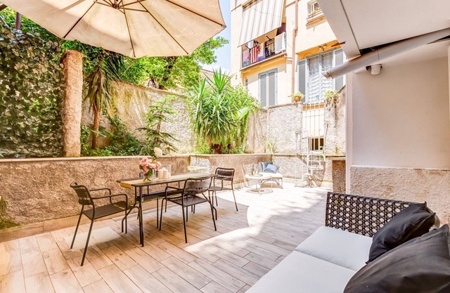 Roe Residence - Two Bedroom Villa, Sleeps 6