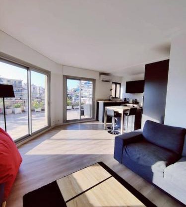 Romantic 1BR Escape with Sun-Rooftop Terrace