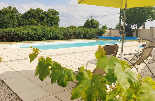 Romantic Charentais rural gite for 2