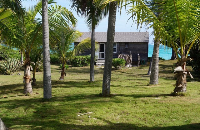Romantic Cottage directly on private Double Bay Beach, Bahamas, "Senza Nome"