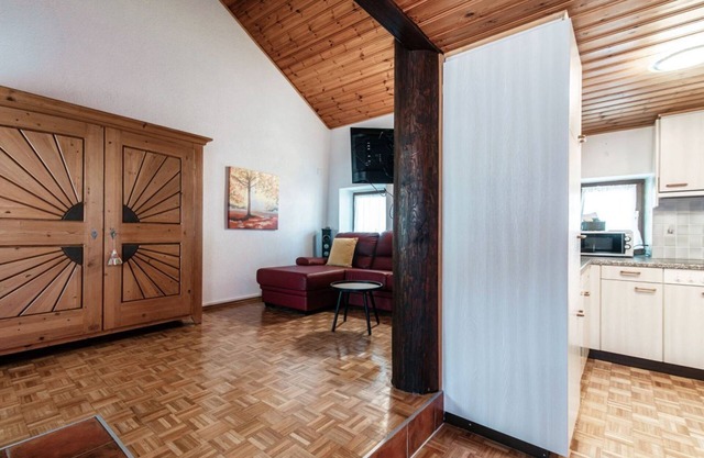 Romantic duplex a stone's throw from the EOC (CASA GIANNA)