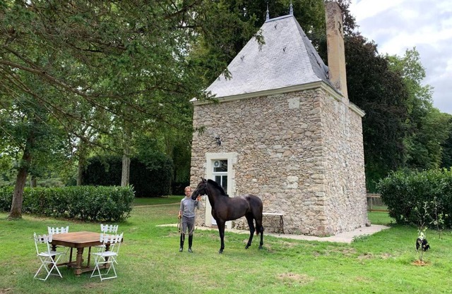 Romantic anciens cottage in a beautiful park