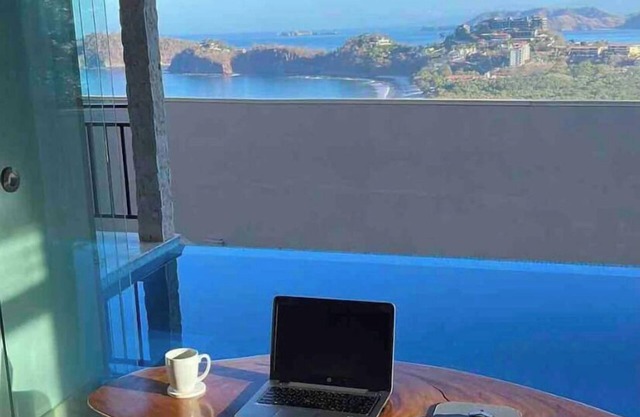Romantic Getaway — Private Pool, Oceanview Guesthouse