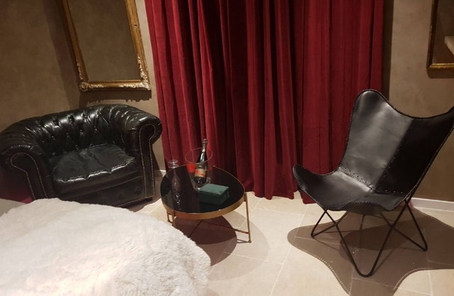 Romantic room rental in Provence