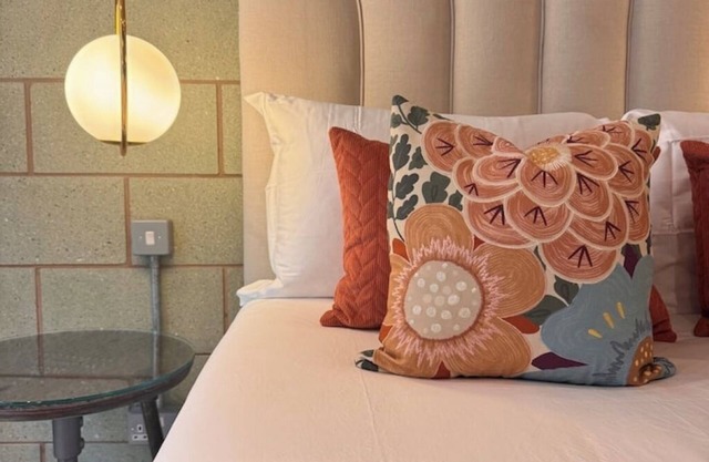 Rooftop Retreat | Historic views | Private Parking