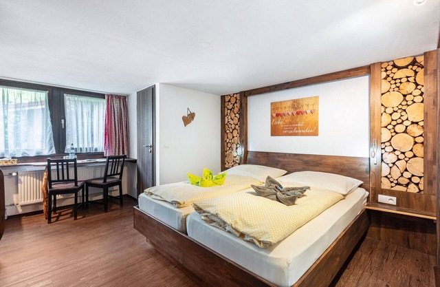 Room '15' with Mountain View, Shared Terrace and Wi-Fi
