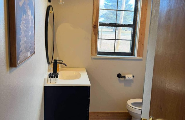 Room 5: Mountain Retreat 15 Minutes to Red River/Angel Fire