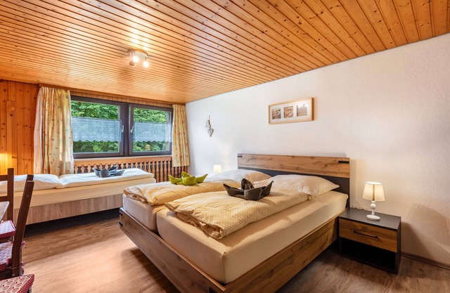 Room 'Familienzimmer 12' with Mountain View, Shared Terrace and Wi-Fi