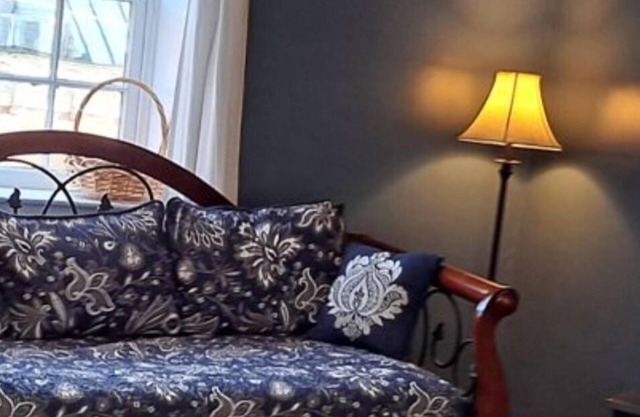 Room In Central Historic Downtown (RARE) Potomac
