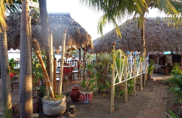Room in Guest Room - Fantastic Beach Front Room With Breakfast