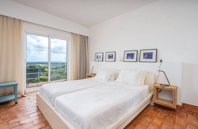 Room 'Maio' with Sea View, Shared Pool and Wi-Fi