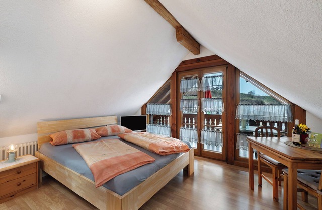 Room 'Muskateller' with private balcony, Wi-Fi/incl. breakfast