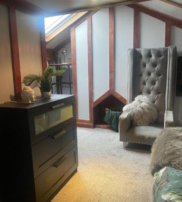 Room to rent for Oasis