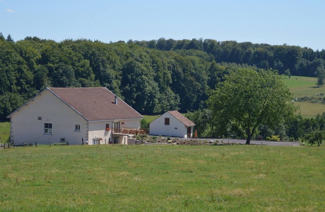 Rooms and Table of Hosts The Trottelée