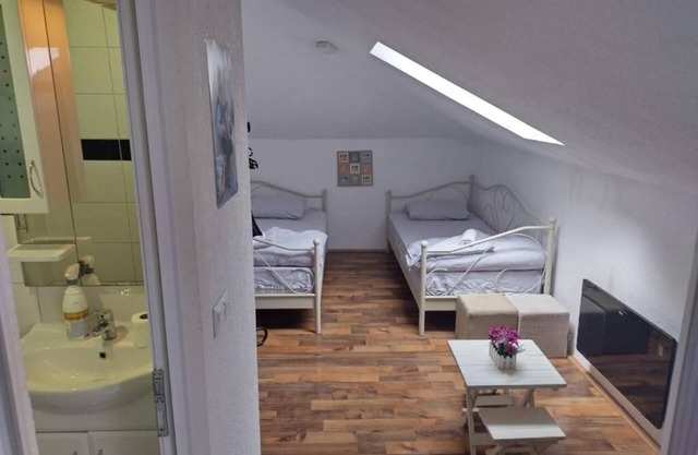 Rooms Center Ensuite