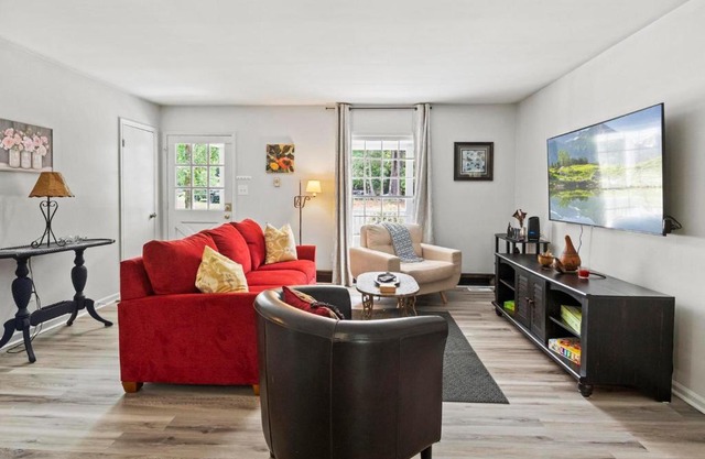 Rose Garden - Delightful Private and Peaceful Home