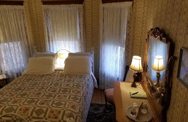 Rose & Thistle Bed & Breakfast