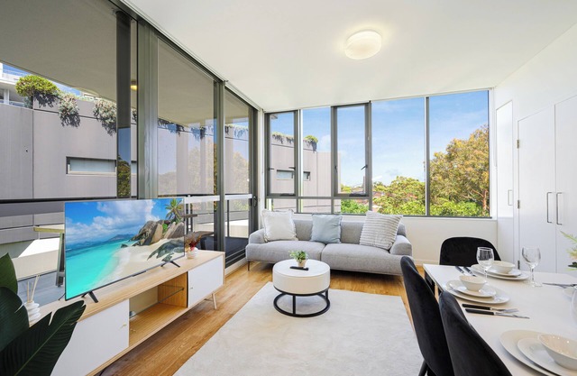 Rosebery near Airport & Train & Shops