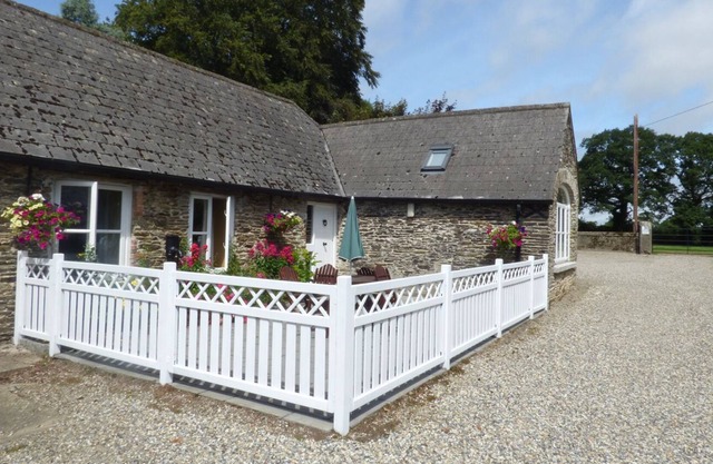 ROSEMOUNT COACH HOUSE, pet friendly in Enniscorthy, County Wexford