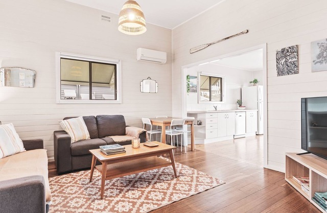 Rosena - The Classic Beach House - 5 Cashmore Street