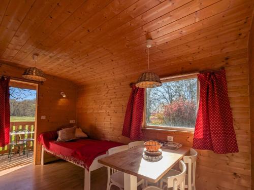 *Roulotte cosy avec piscine, pétanque et jardin près de la maison de George Sand* - FR-1-591-77