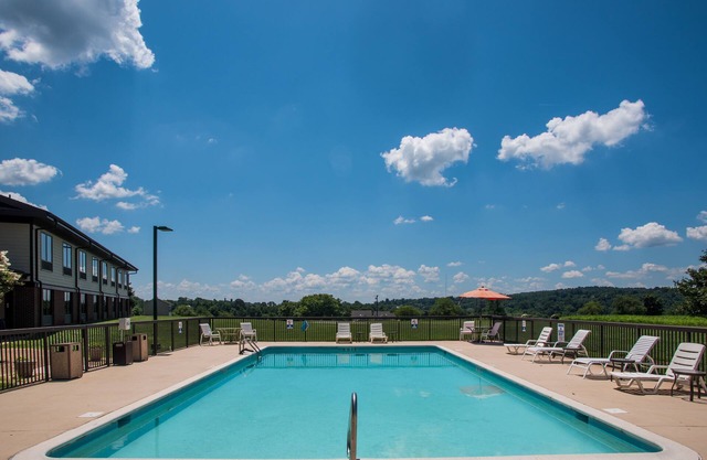 Round Hill Inn