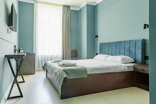 Route Hotel