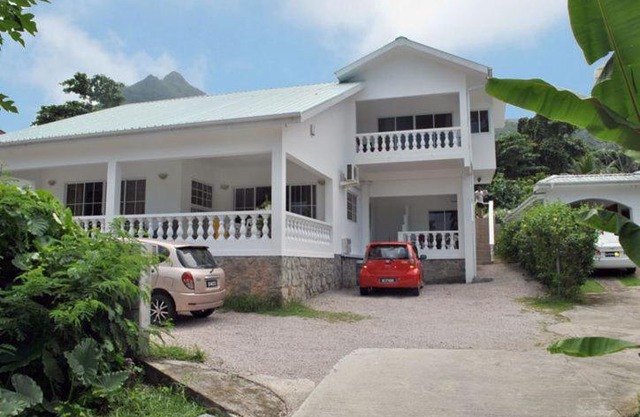 Rowsvilla Guest House