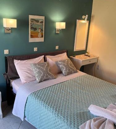 Roxani Studios-Apartments