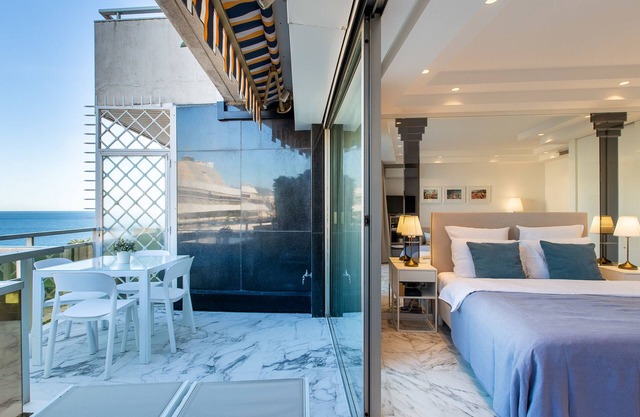 ROYAL PROMENADE : Pool, terrace with sea view