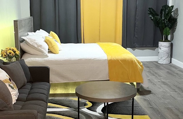 Royalty condo