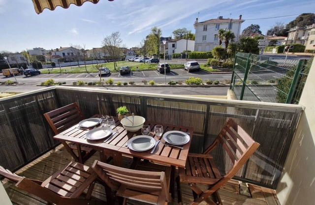 Royan - A TRULY CHARMING GEM for this APARTMENT with a soothing ambiance - WIFI