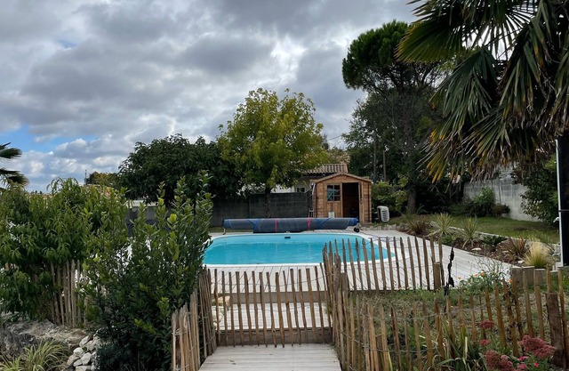 Royan, family home 3 kms from the sea