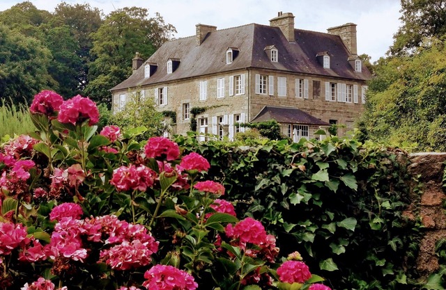 Roz Maria Estate – Manor & Large Gîte for 32, Ideal for Weddings & Seminars