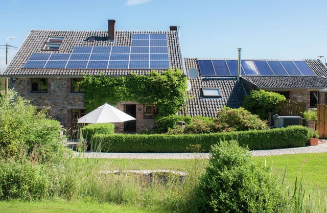 Ruim vakantiehuis in Theux met een zwembad