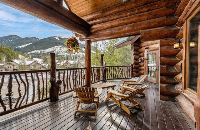Rundlestone Ridge | 13-Person Hot Tub | Ski-In/Out