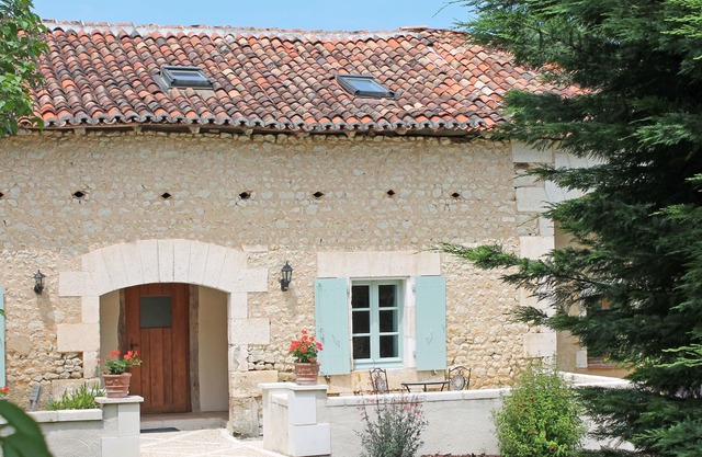 Rural French Family Holiday Hamlet - Heated Pools, Golf, Tennis, Creche, 10 mins to beach!