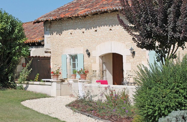 Rural French Family Holiday Hamlet - Heated Pools, Golf, Tennis, Creche, 10 mins to beach!