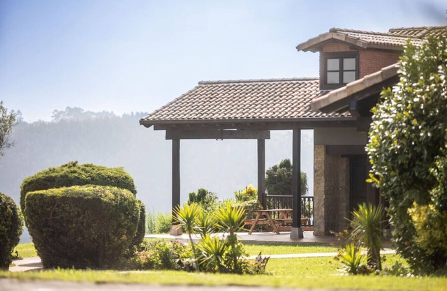 Rural villa with sea views