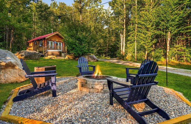 Rustic Cabin! Firepit! Dog Friendly! Hot Tub!