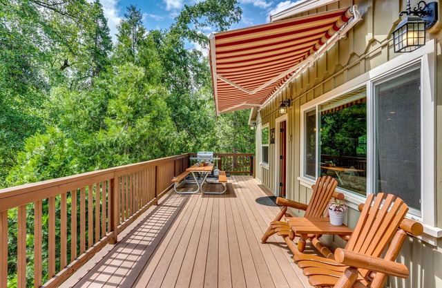 Rustic Oakhurst Retreat < 4 Mi to Bass Lake!