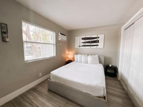 Rustic Retreats Cozy 1BR For 4 Guests Minutes From Las Olas