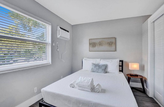 Rustic Retreats: Beachy 1BR in the heart of Fort Lauderdale