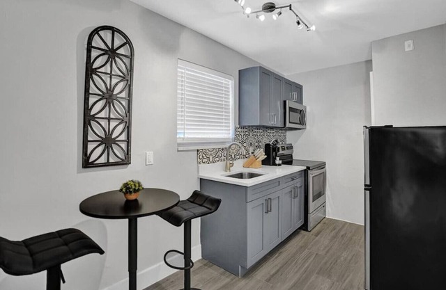 Rustic Retreats: Beachy 1BR in the heart of Fort Lauderdale