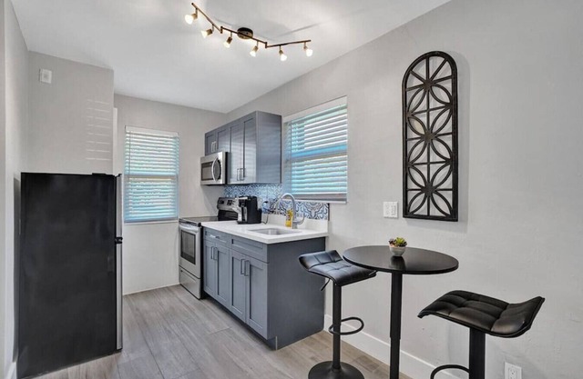 Rustic Retreats: Beachy 1BR in the heart of Fort Lauderdale