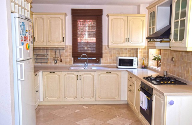 Rustic stone villa with private pool and large enclosed garden - FREE WIFI