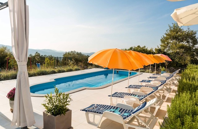 Rustic Villa Florice with a pool, quite area, family