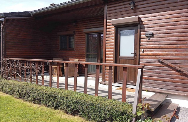 Rustig Gelegen Chalet met Tuin en Zonnig Terras in Durbuy