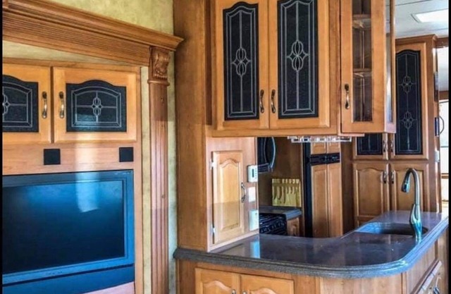 RV Rental#1 with mountain view perfect for couple